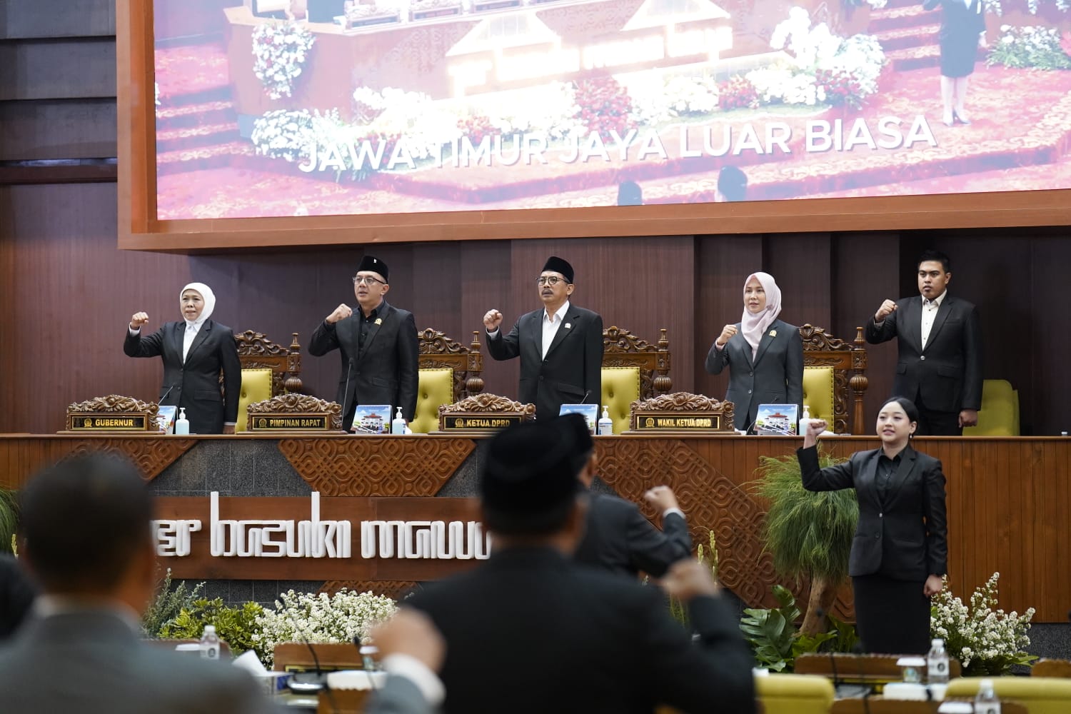 Khofifah ajukan tambahan modal Jamkrida Jatim Rp300 miliar.