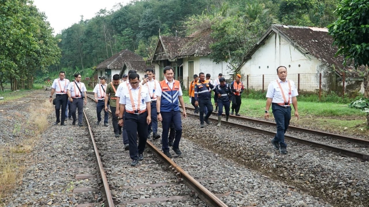 Reaktivasi jalur kereta api Kedungjati-Tanggung dorong ekonomi lokal.