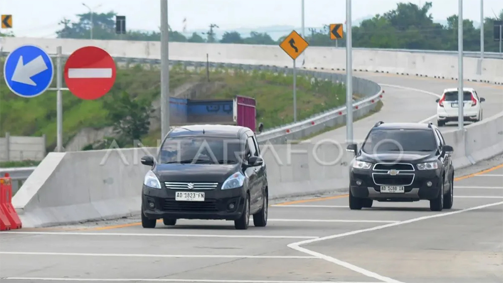 Sejumlah kendaraan melintas di Jalan Tol Solo-Yogyakarta, Boyolali, Jawa Tengah, beberapa waktu lalu.