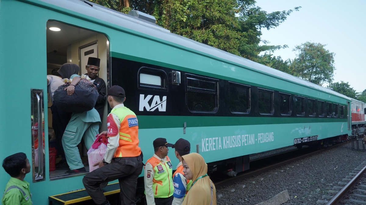 Kereta api Petani dan Pedagang layani 11.428 pelanggan di lintas Merak.