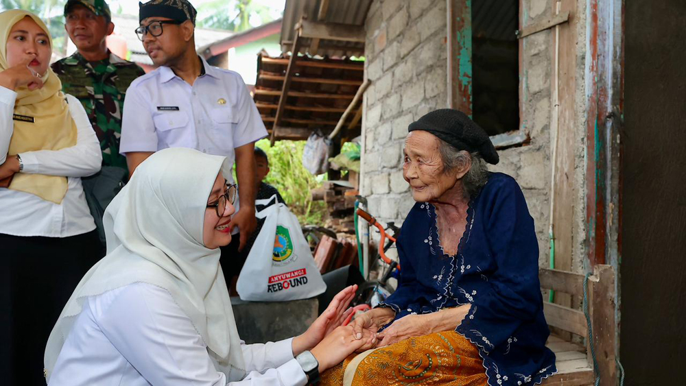 Ipuk luncurkan Lapor Camat Banyuwangi 2026, warga bisa adu via telepon dan WA, camat wajib respon maksimal 4 jam.