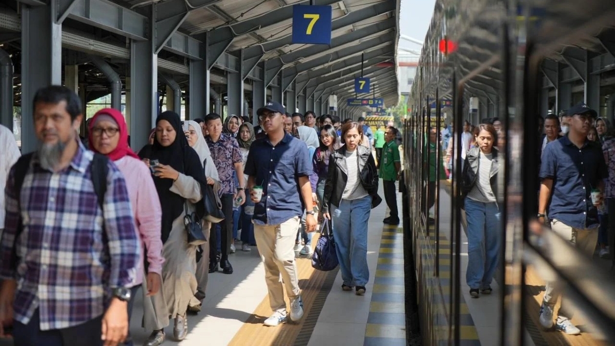Penjualan tiket kereta api Lebaran 2026 capai 1,8 juta.