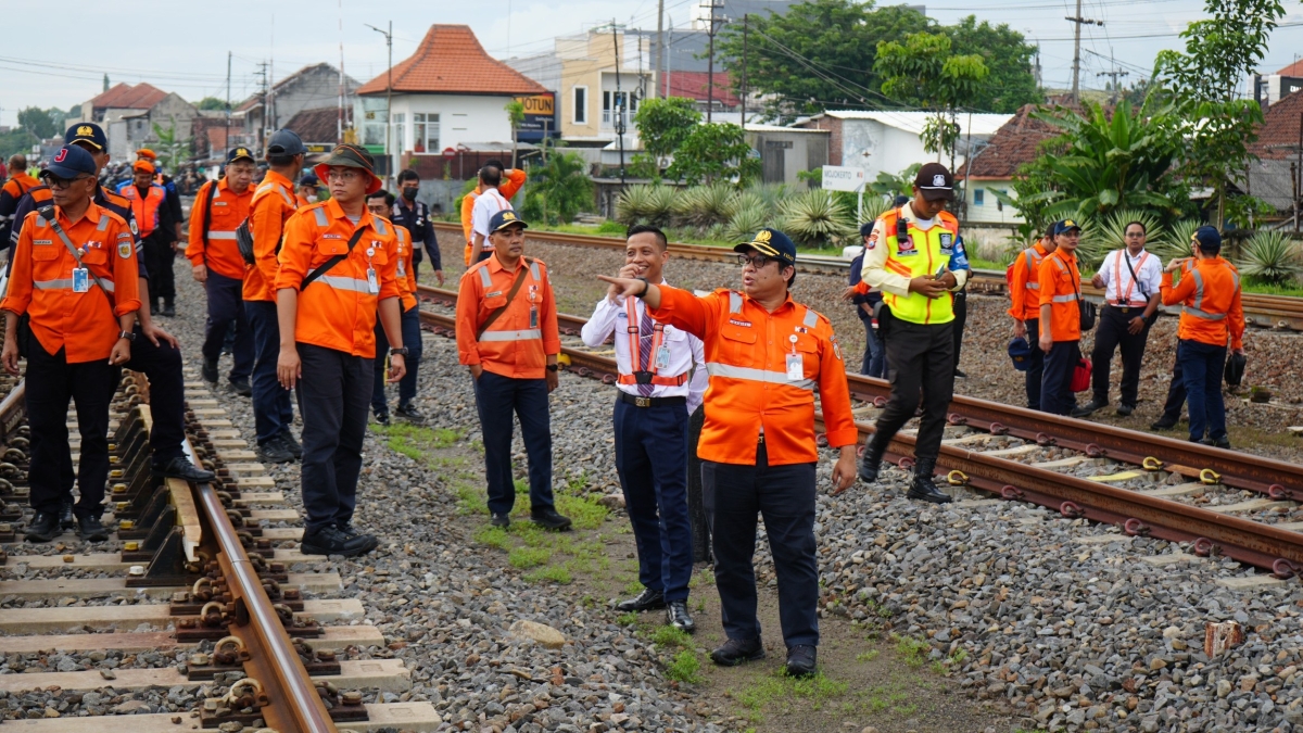 Safari Ramadhan KAI Daop 8 Surabaya pastikan kesiapan kereta api.