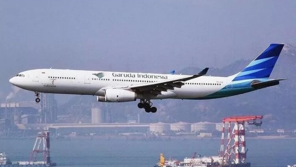 Garuda Indonesia hentikan sementara rute Doha akibat penutupan wilayah udara Qatar.