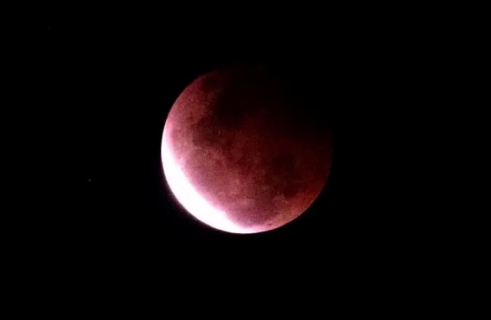 Ilustrasi gerhana bulan.