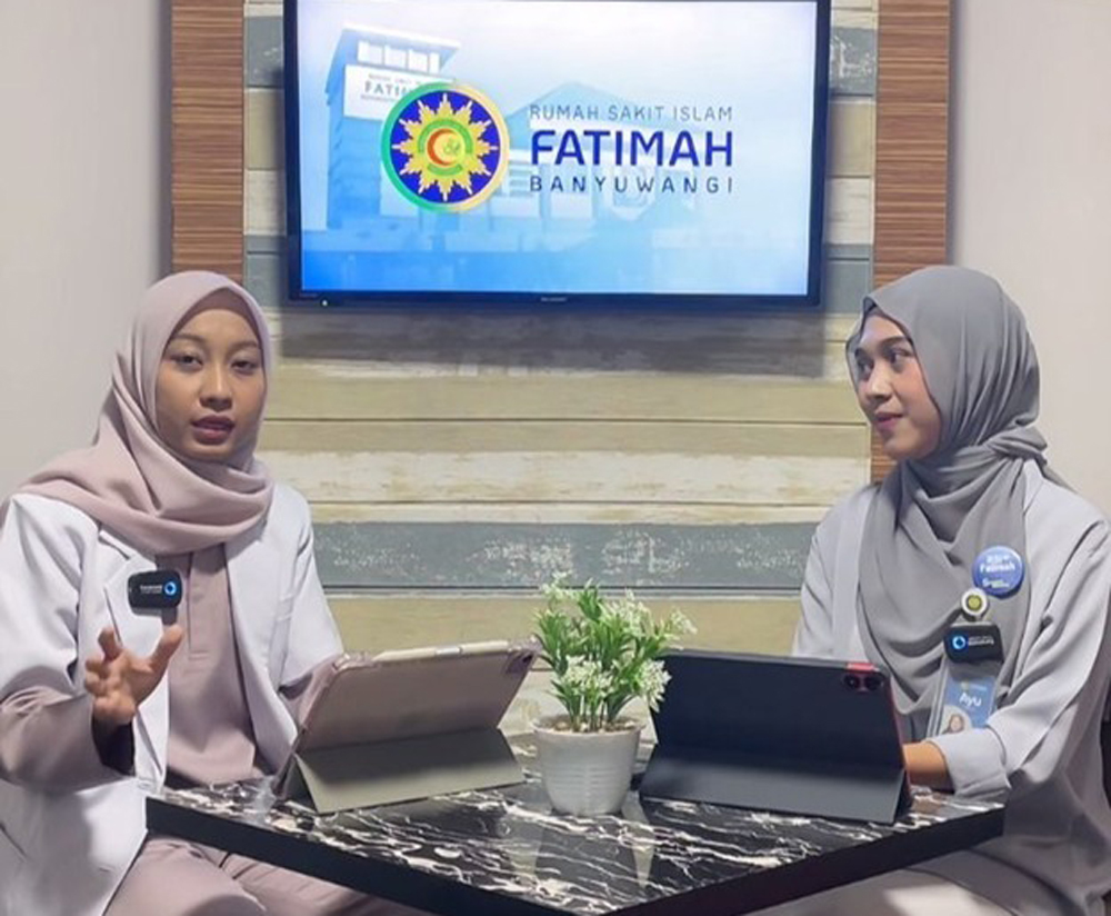 Livestreaming TikTok tentang tips puasa untuk penderita hipertensi dan asam lambung bersama dokter RSI Fatimah Banyuwangi, dr Yusin Aulia.