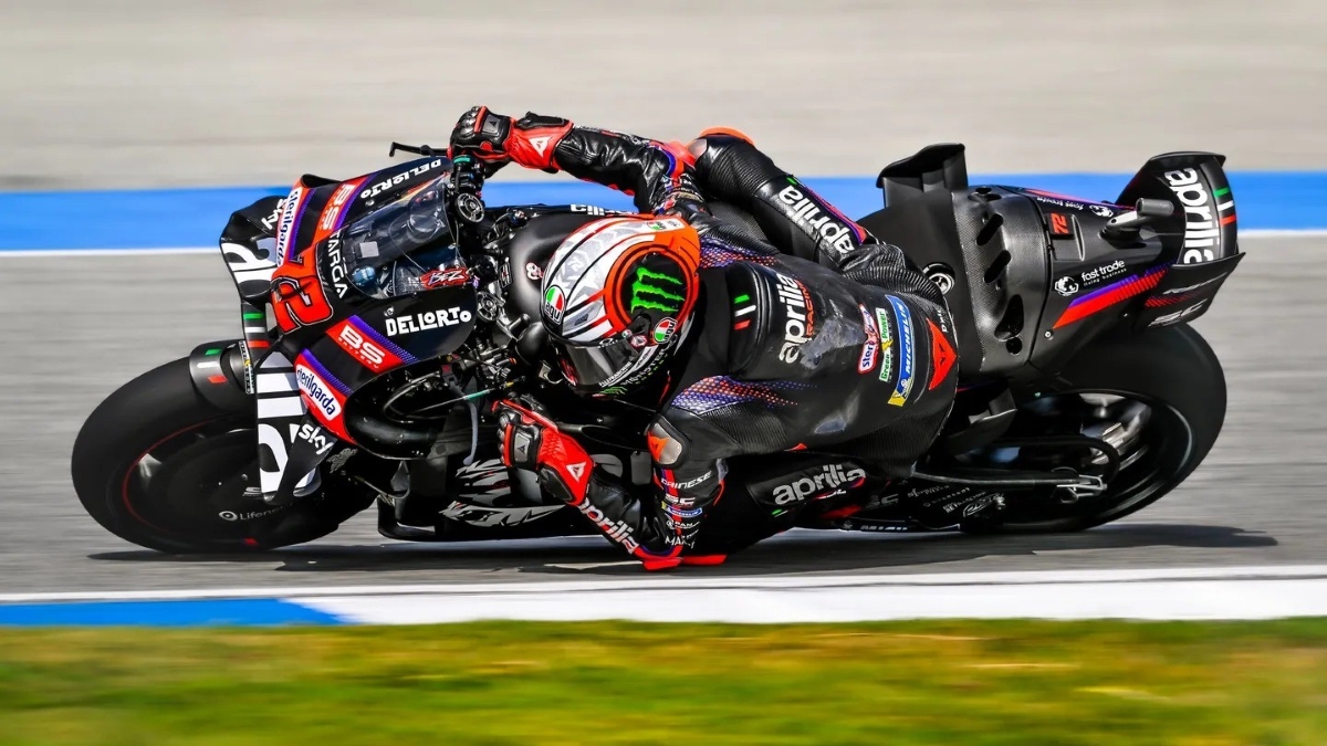 Aprilia juarai MotoGP Thailand 2026 lewat Bezzecchi.