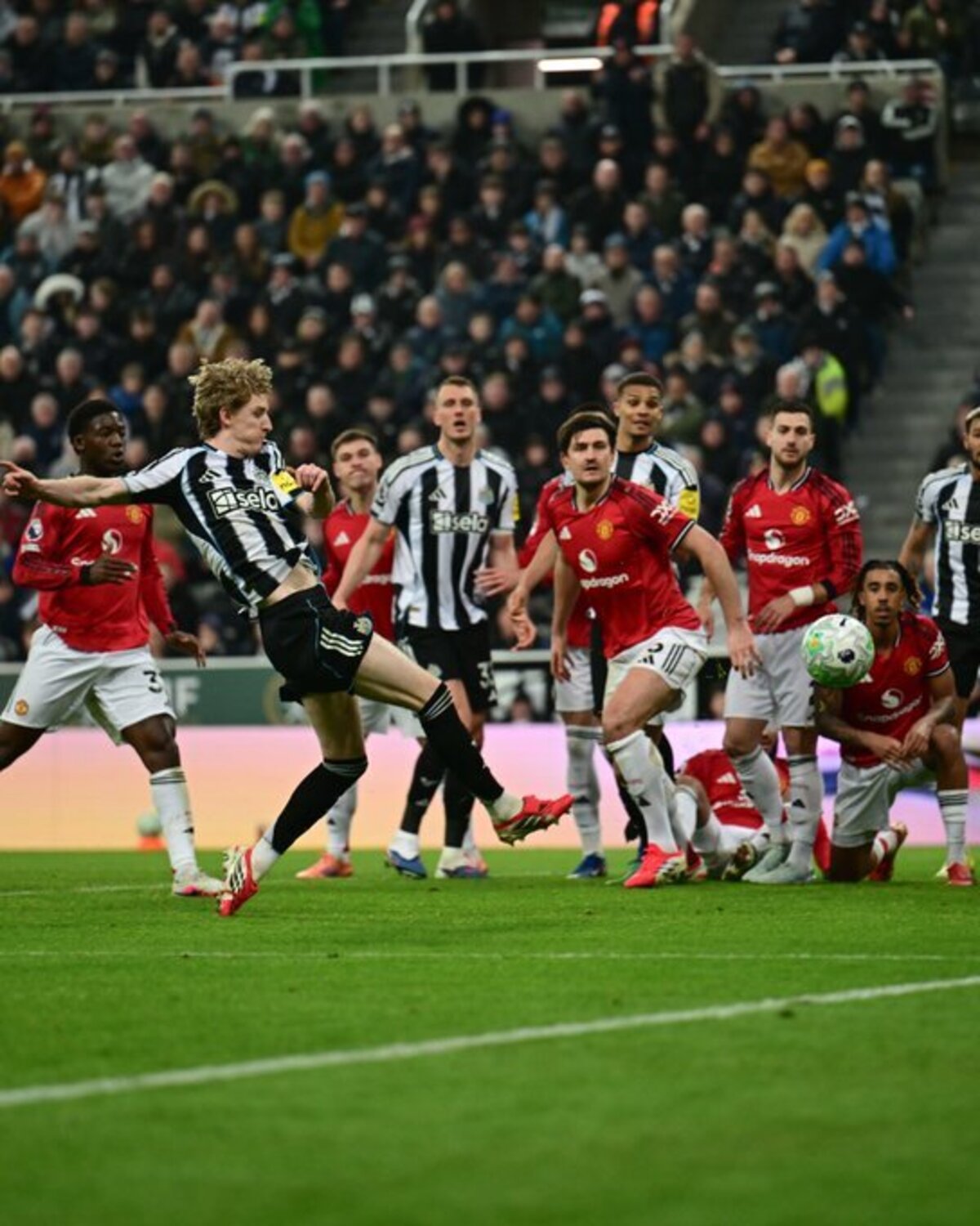 KALAH PERDANA: Manchester United harus akui keunggulan tuan rumah Newcastle United