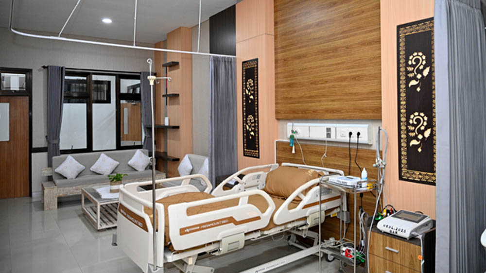 Poli eksekutif dilengkapi empat ruang layanan. Para dokter spesialis akan melayani pasien sesuai jadwal yang telah ditentukan.