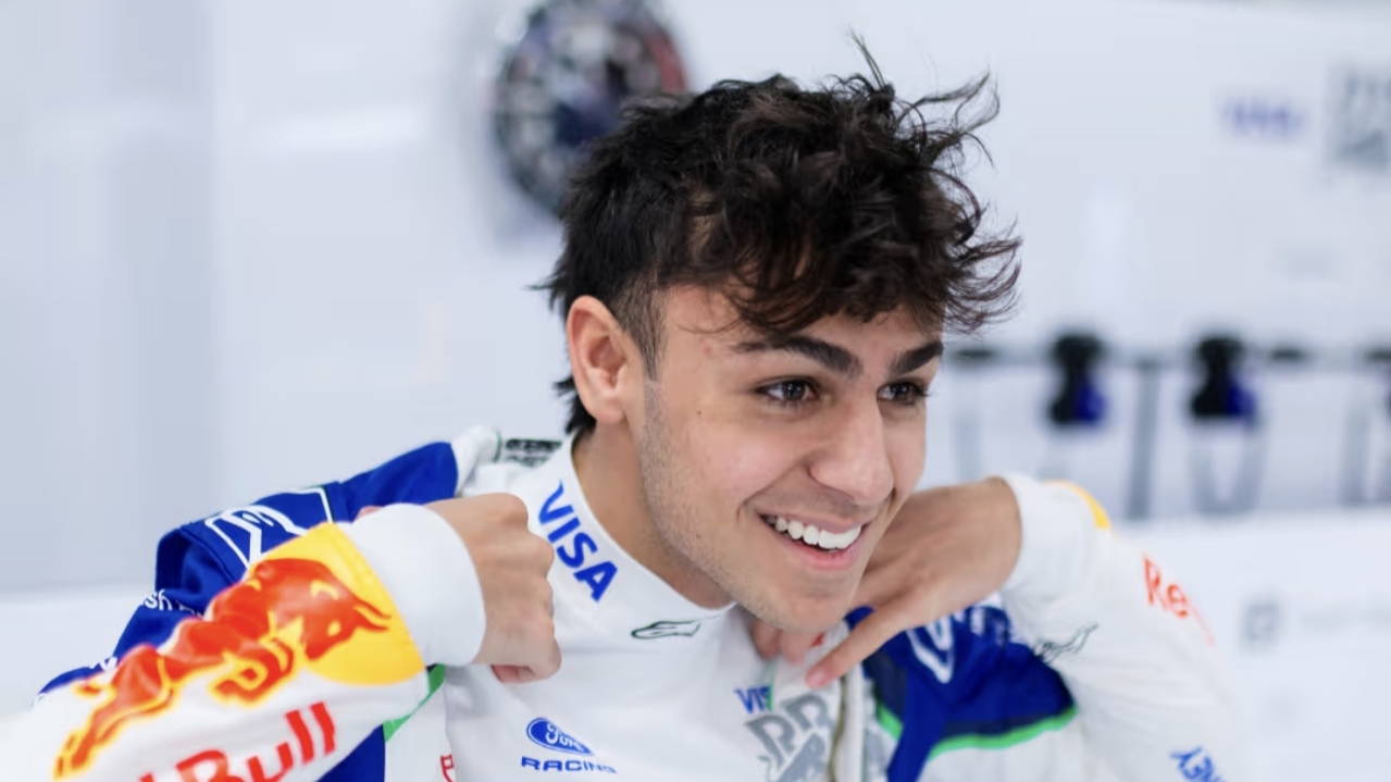 Rookie Arvid Lindblad P9 di kualifikasi F1 perdananya.