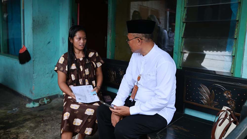 Warga Banyuwangi mulai ajukan sanggah hasil digitalisasi bansos. Data kendaraan, listrik PLN, hingga sertifikat jadi alasan dinyatakan tidak layak.