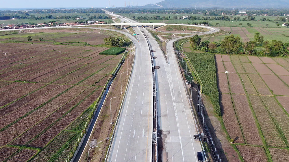 SIAP DILINTASI: Simpang susun tol Paiton, Probolinggo. Rencananya ruas tol Prosiwangi mulai dibuka 14 Maret mendatang.