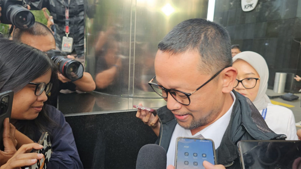 Mantan Stafsus Menteri Agama (Menag) Ishfah Abidal Aziz alias Gus Alex usai menjalani pemeriksaan sebagai saksi, kasus dugaan korupsi kuota haji di Gedung Merah Putih KPK.