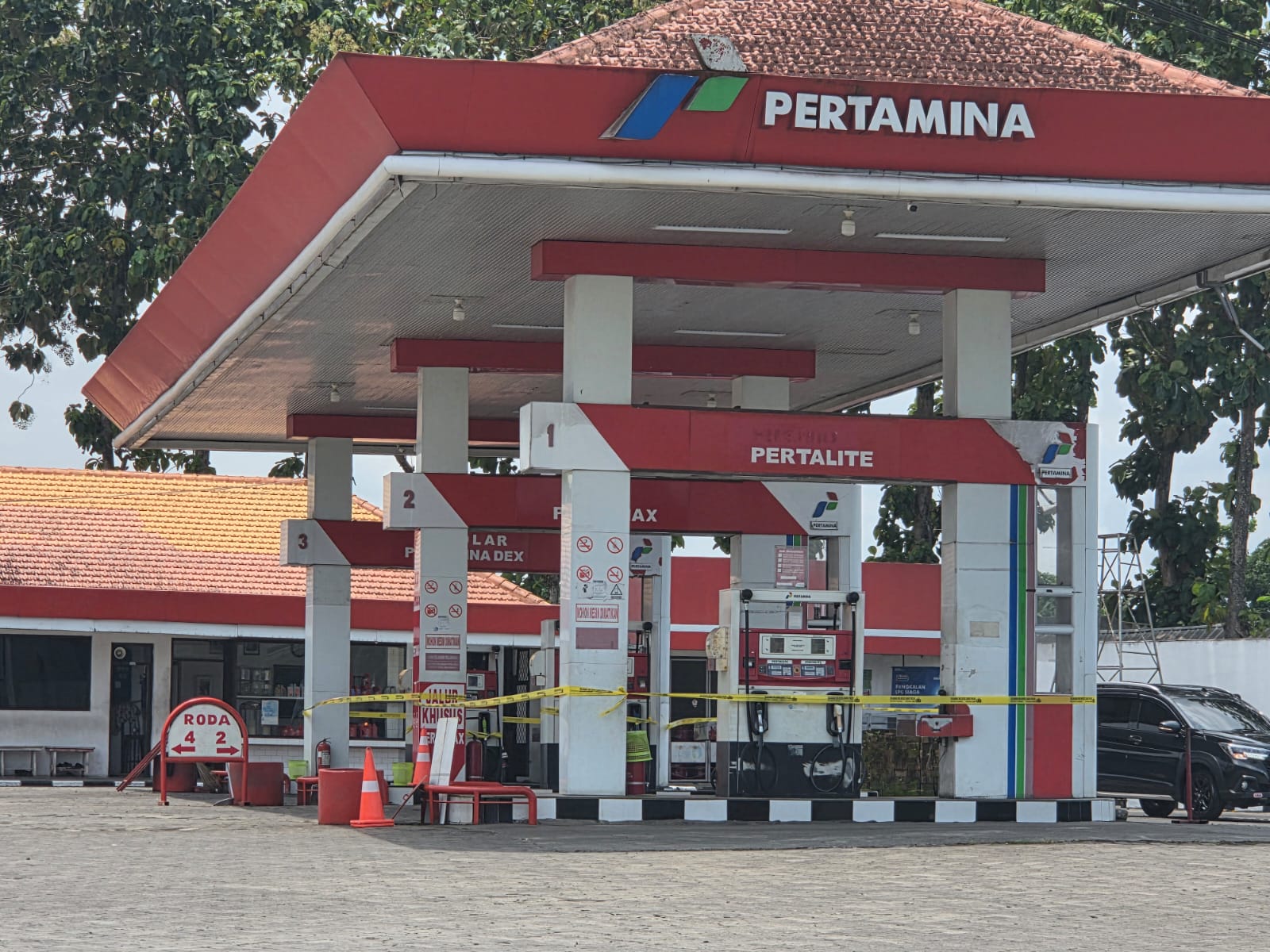 Pertamina menertibkan SPBU di Jember terkait dugaan penyimpangan penyaluran Biosolar.