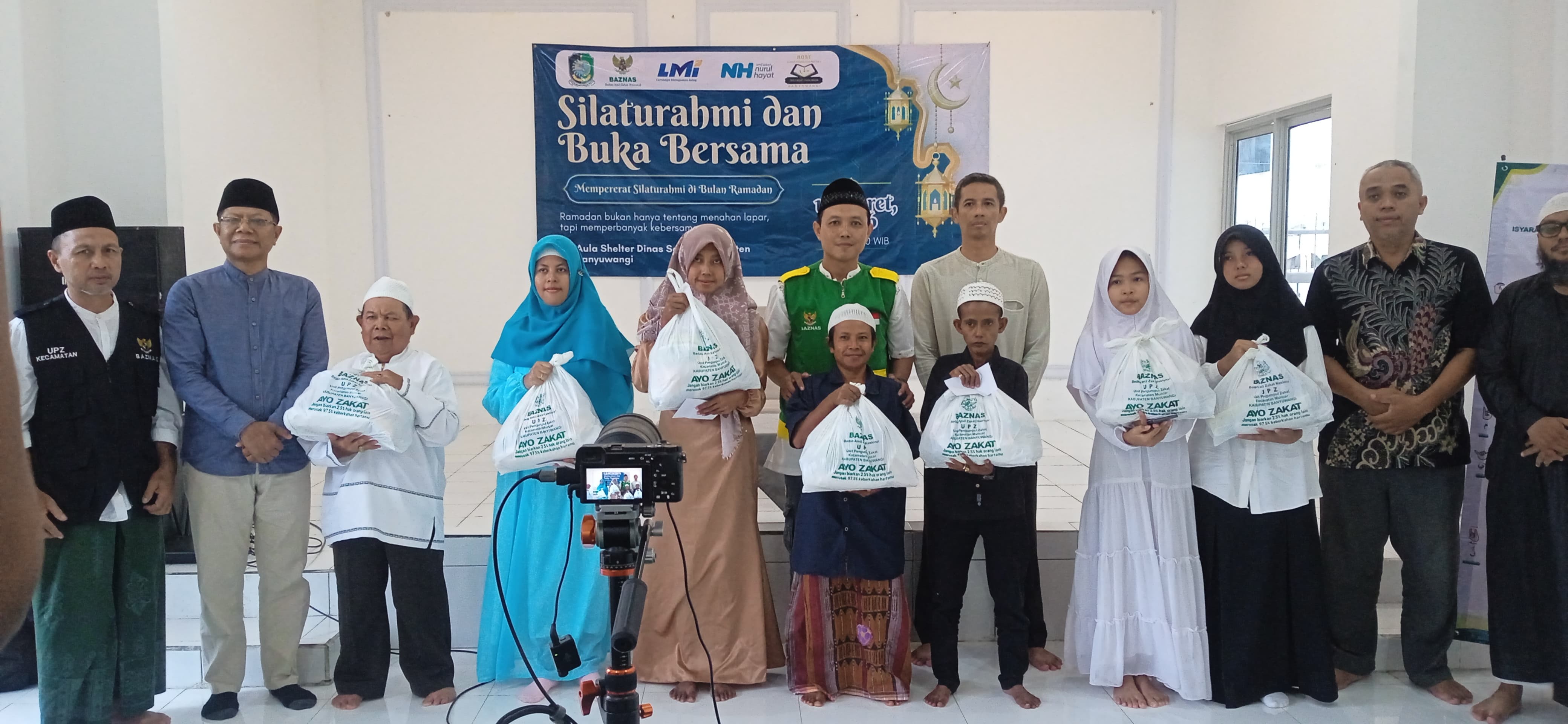 Baznas Banyuwangi menyalurkan 50 paket sembako untuk komunitas sahabat tuli.