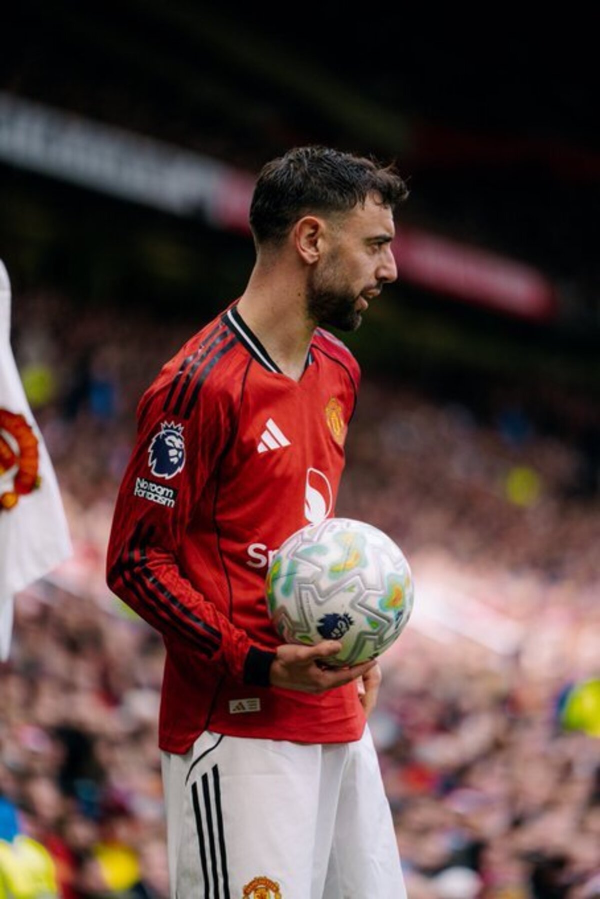 SOSOK PENTING: Carrick masih membutuhkan servis Bruno Fernandes