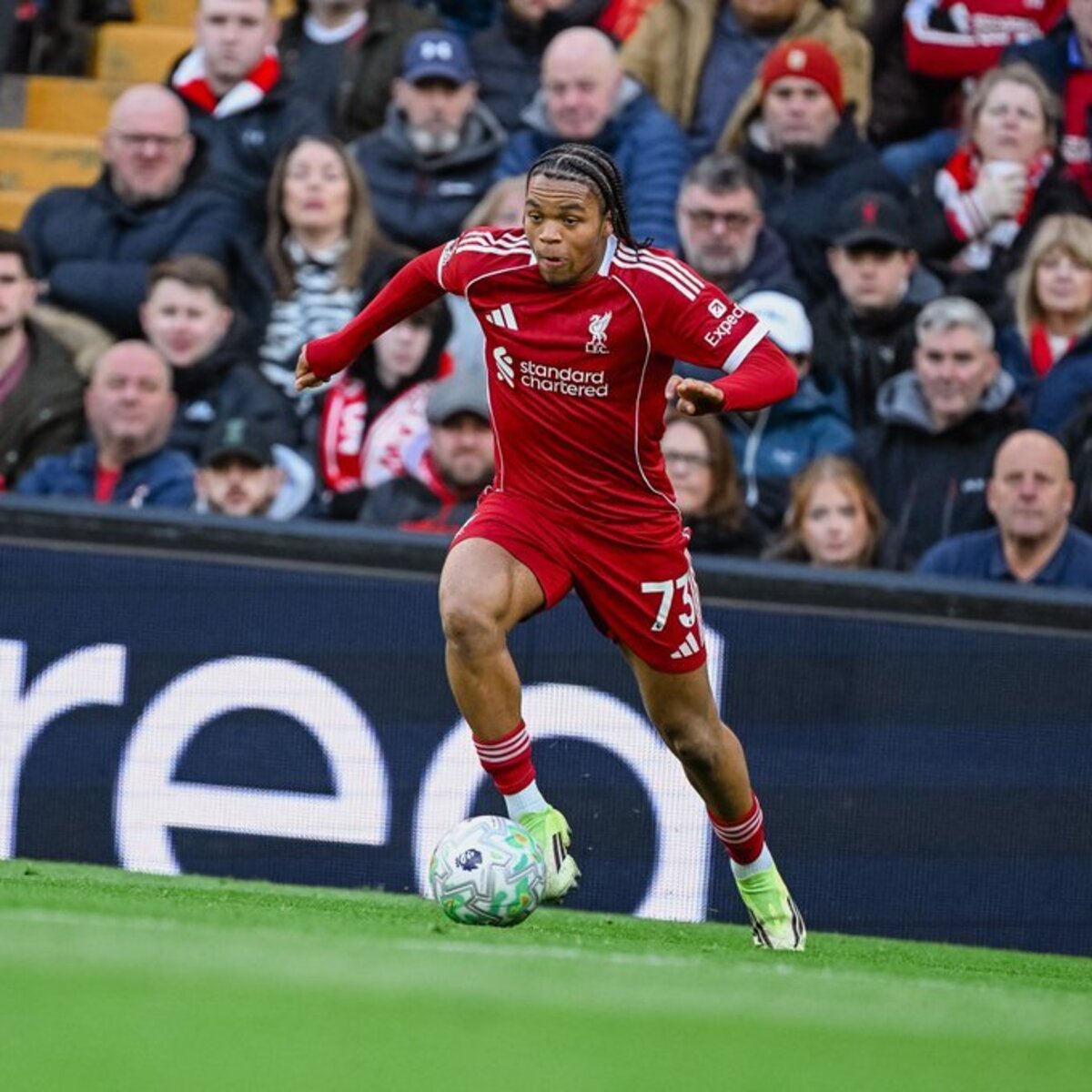 PECAH REKOR: Rio Ngumoha bermain baik saat Liverpool kontra Spurs