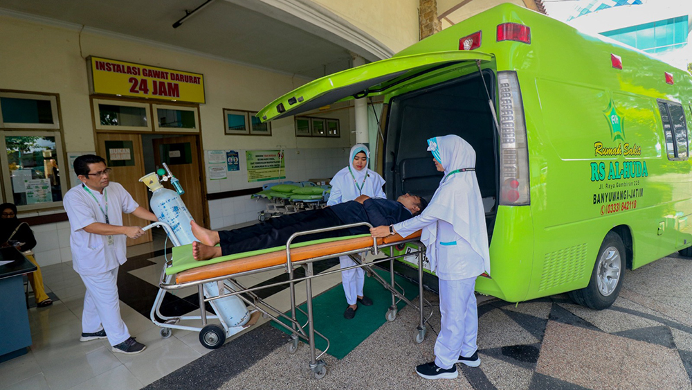 PELAYANAN SIAGA: Tim RS AL Huda siap siaga 24 jam untuk memberikan layanan kesehatan kepada masyarakat.