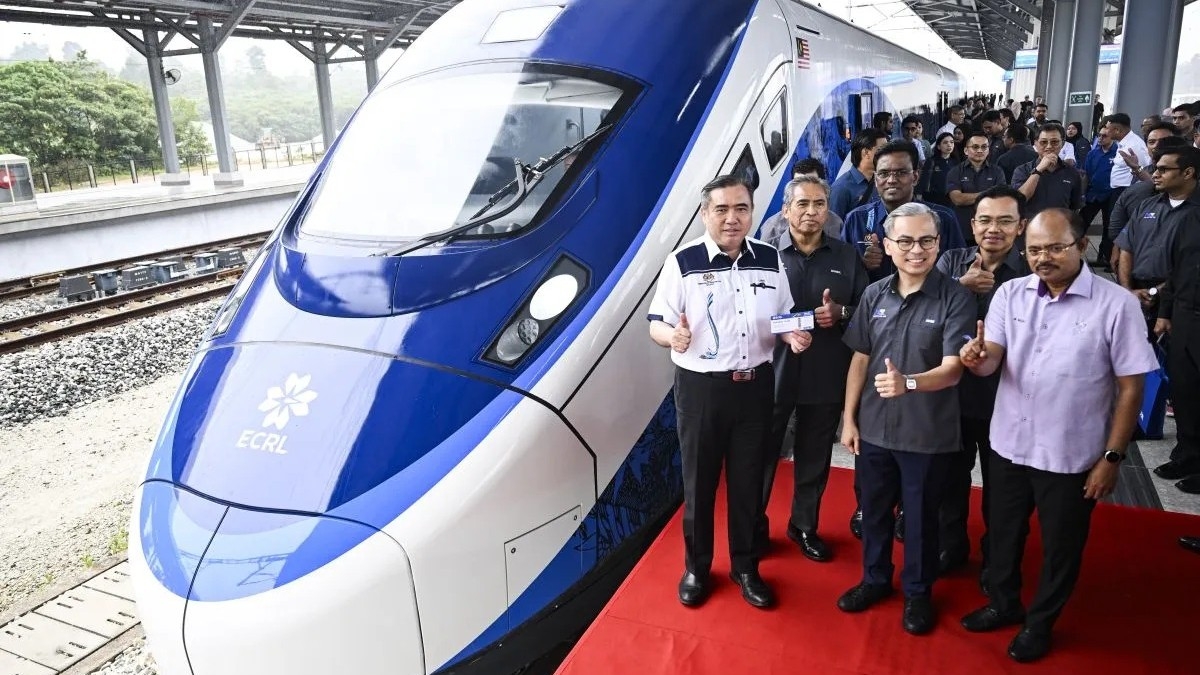 Pemasangan rel ECRL Malaysia rampung lebih cepat.