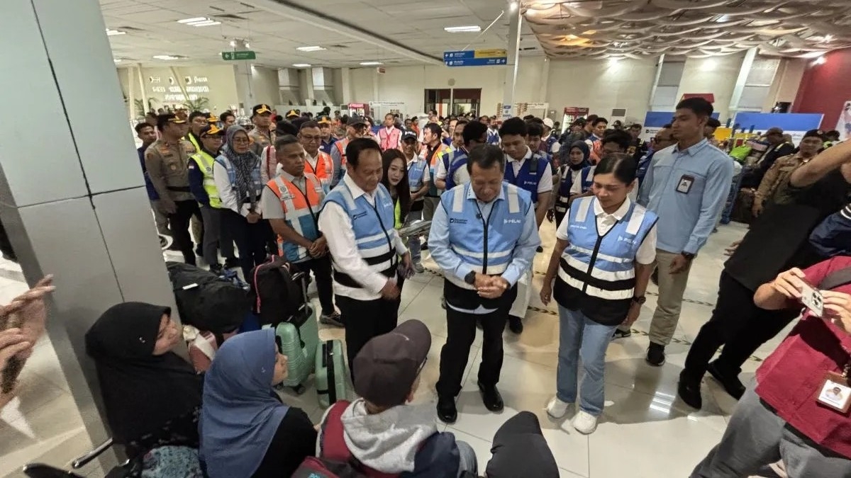 Pemerintah tinjau arus mudik di Tanjung Priok.