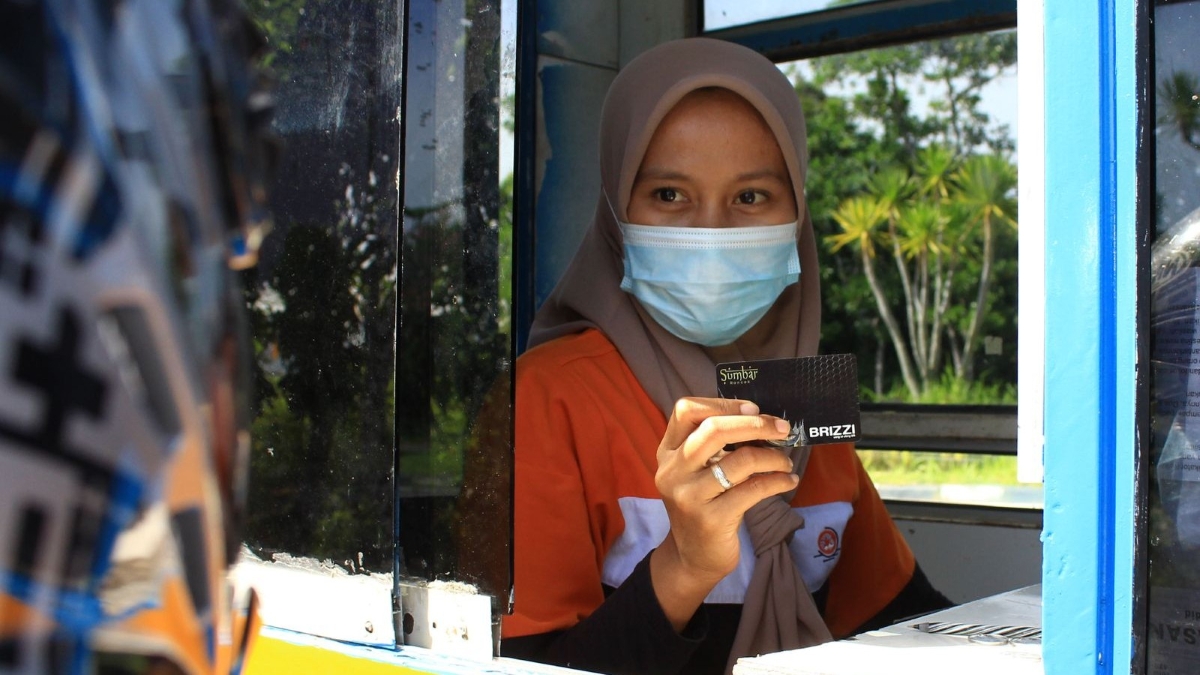 BRI mengimbau pemudik untuk mengisi saldo BRIZZI sebelum perjalanan.