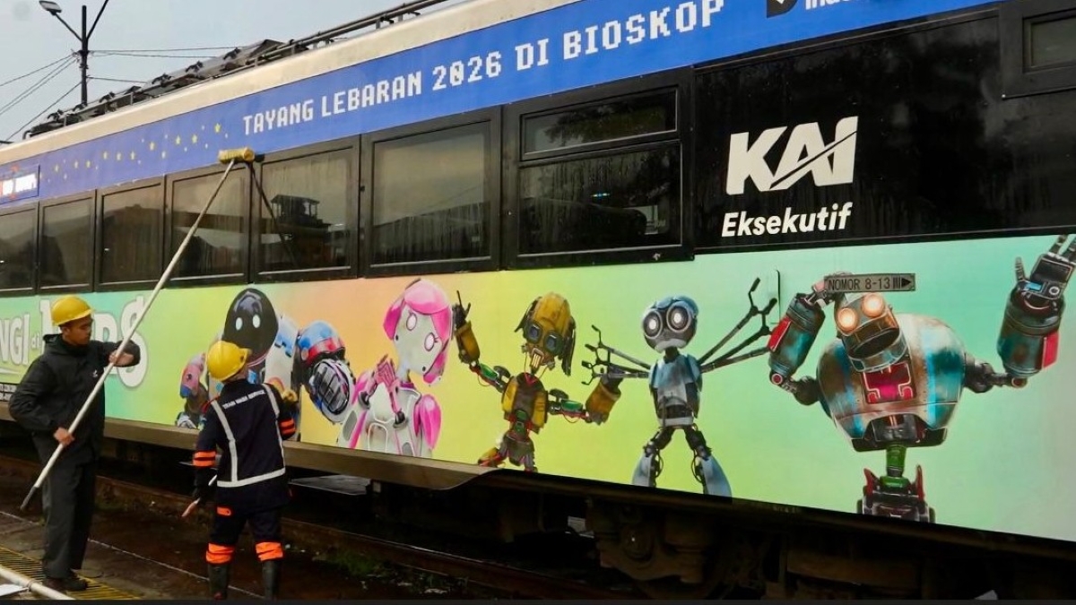 Kolaborasi Kemenparekraf, KAI, dan Mahakarya hadirkan livery kereta bertema film Pelangi di Mars.