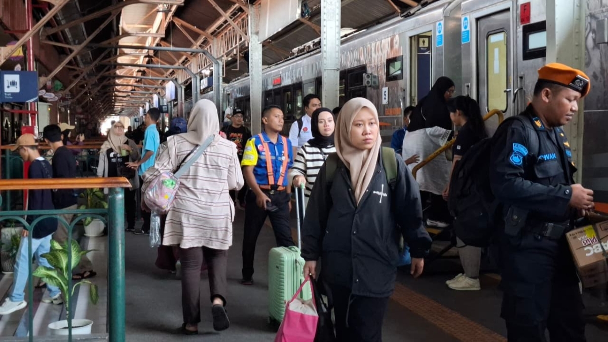 KAI Daop 4 Semarang catat OTP hingga 99,26 persen saat Lebaran 2026.