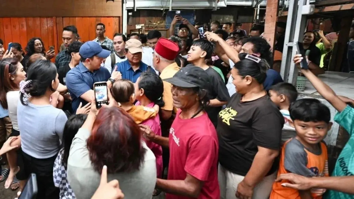 Kunjungan Presiden Prabowo Subianto ke bantaran rel Senen membawa harapan baru bagi warga. (Antara)