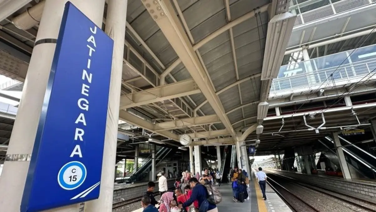 KAI Daop 1 Jakarta terapkan pemberhentian luar biasa di Stasiun Jatinegara. (KAI)