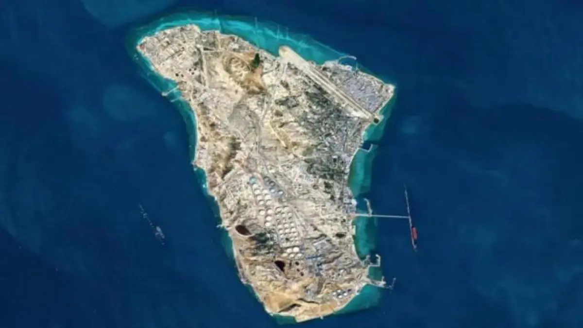 Pulau Kharg berada 15 mil dari pantai Iran. Pulau ini jadi titik vital ekspor minyak. Sekitar 90% ekspor minyak mentah Iran diproses melalui pulau ini. (HO/IST/Tangkap Layar/Khaberni)