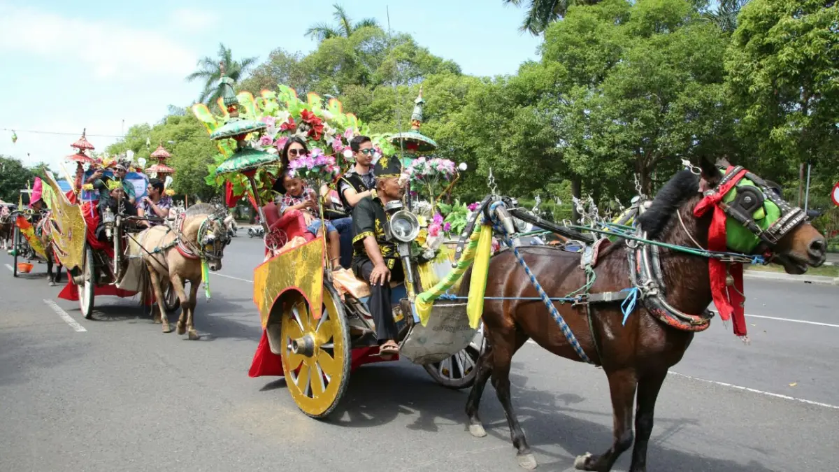 Jangan Lewatkan Tradisi Puter Kayun Banyuwangi 2026, Napak Tilas Naik Dokar ke Pantai Watu Dodol, Senin 30 Maret 2026. (banyuwangikab.go.id)