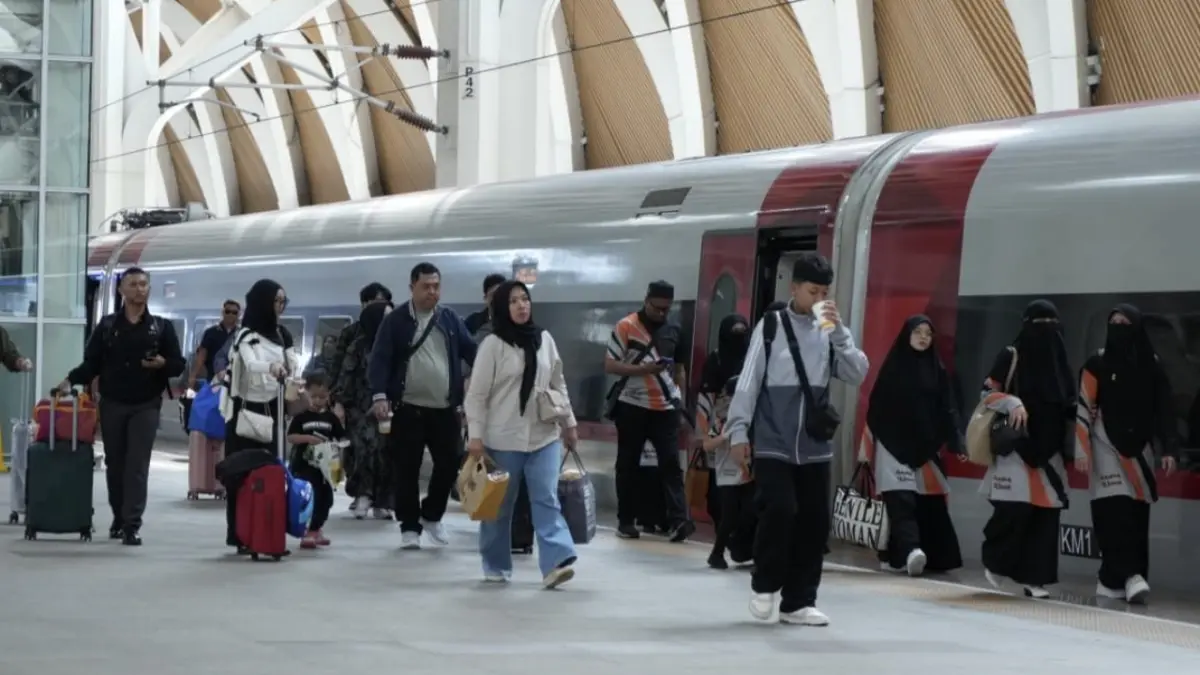 KCIC mencatat 12 ribu tiket kereta cepat Whoosh terjual pada puncak arus balik Lebaran 2026. (KCIC)