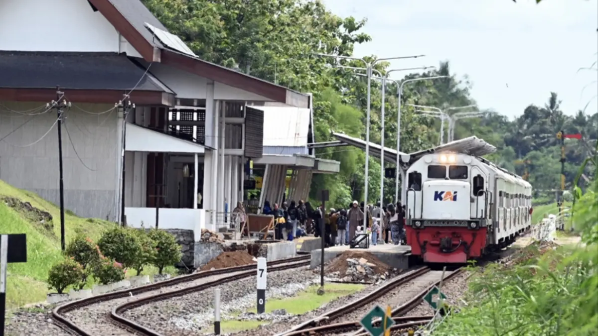 Lonjakan penumpang kereta api di wilayah KAI Daop 9 Jember akhir Maret 2026 naik 22 persen. (Ramada Kusuma/Radar Banyuwangi)
