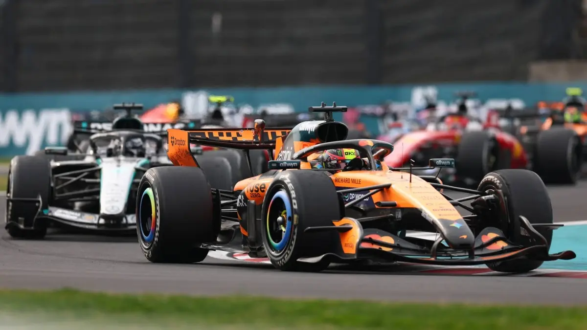 McLaren tampil impresif di Suzuka dengan finis kedua dan kelima. (F1)