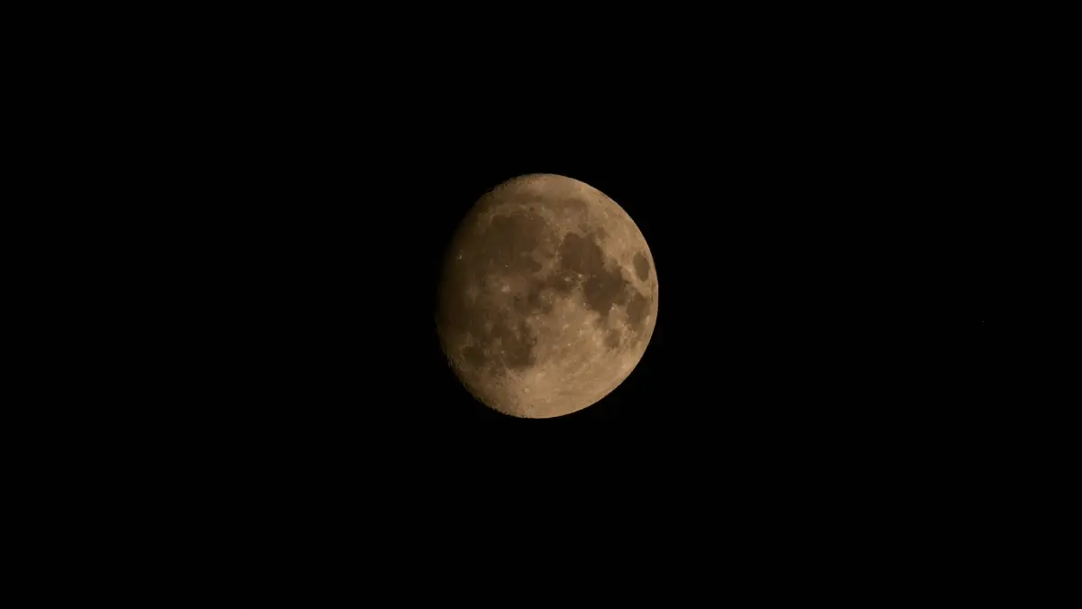 Ilustrasi: Fenomena Pink Moon akan terlihat pada 1–2 April 2026. (Pexels/syd.trgt)