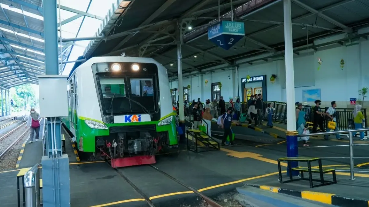 KAI Commuter Area 8 Surabaya melayani 981.828 penumpang selama Angkutan Lebaran 2026. (KAI Commuter)