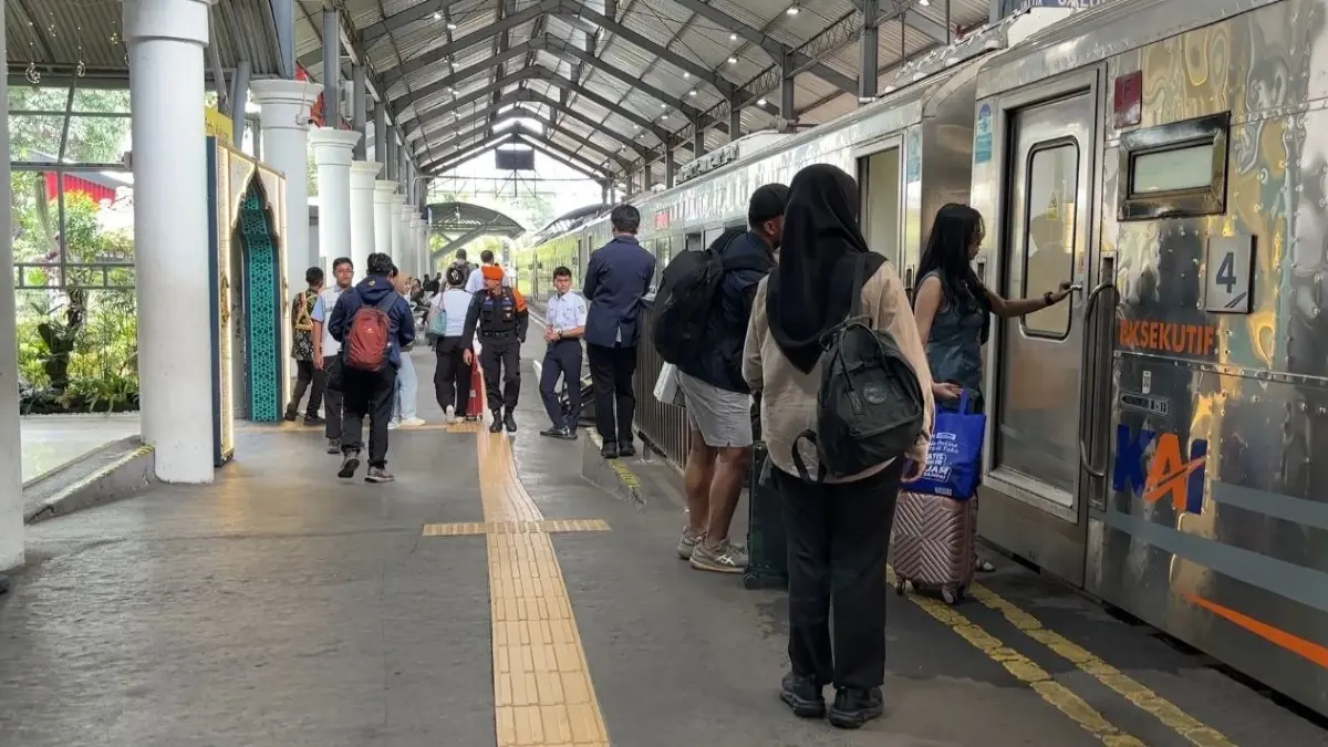 KAI Daop 8 Surabaya mengoperasikan 8 kereta tambahan saat libur Paskah 2026. (KAI)