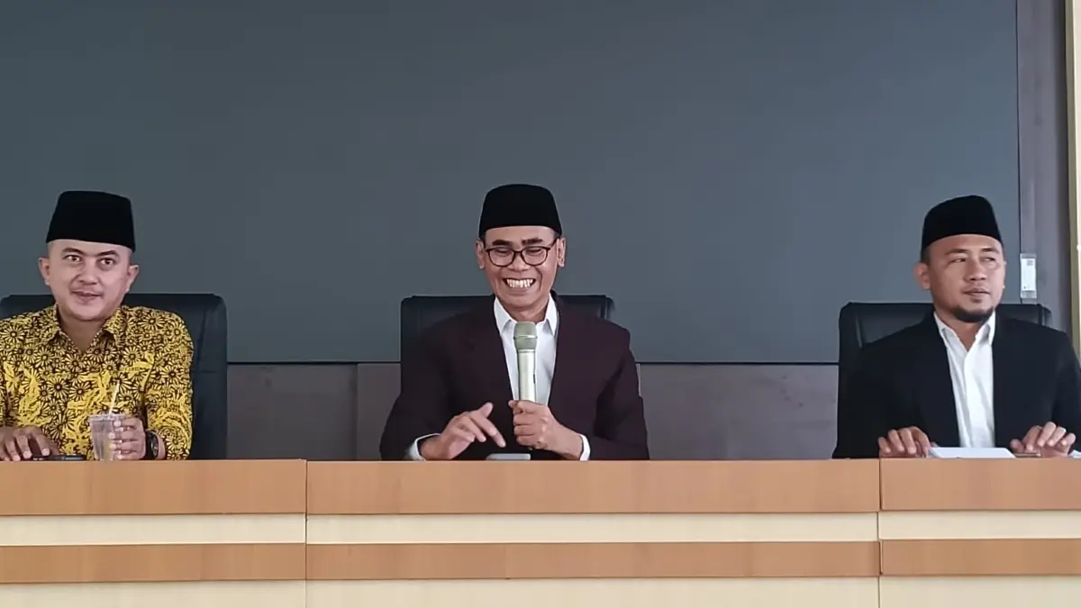 Rapat koordinasi pemberangkatan haji tahun 2026 di Kantor Kementerian Haji dan Umrah Banyuwangi, Kamis (2/4/2026). (Toha/Radar Banyuwangi)