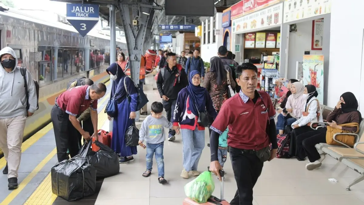 KAI Daop 1 Jakarta mencatat 340.496 penumpang kereta api jarak jauh selama libur Paskah 2026. (Antara)