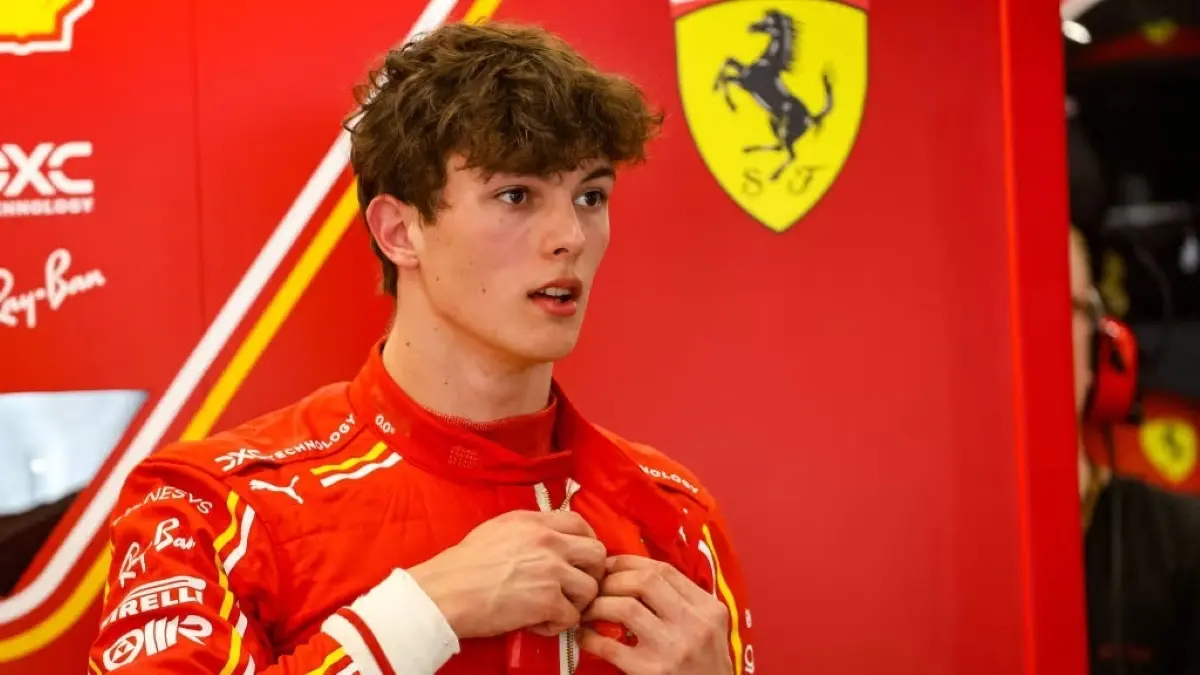 Ayao Komatsu menegaskan Haas tak khawatir kehilangan Ollie Bearman ke Ferrari. (F1)