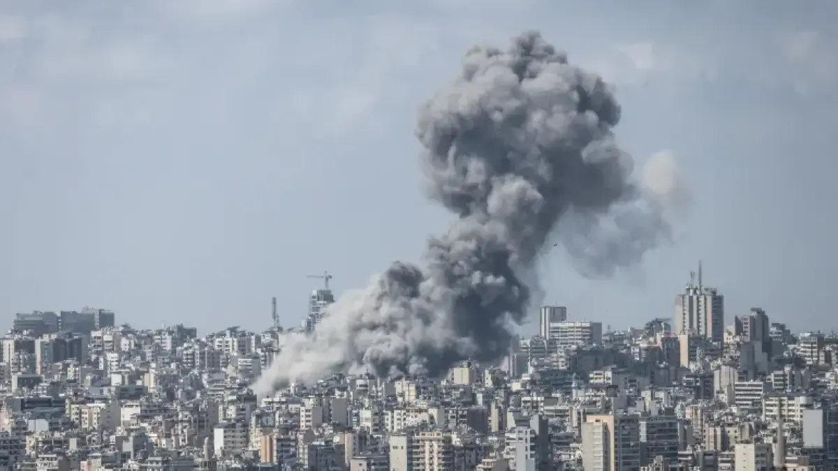 Gencatan senjata AS-Iran terancam runtuh usai serangan Israel ke Lebanon. Iran ancam respons keras, Selat Hormuz masih mencekam. (Dok. AFP)