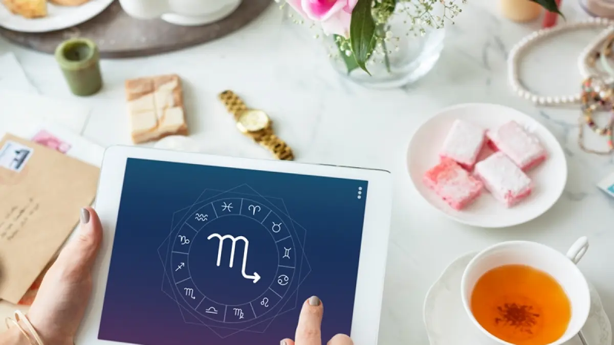 Scorpio Symbol Horoscope Zodiac Graphic ConceptIlustrasi : Ramalan zodiak Sabtu, 11 April 2026, prediksi lengkap soal cinta, emosi, dan keberuntungan hari ini.(Foto: Freepik)