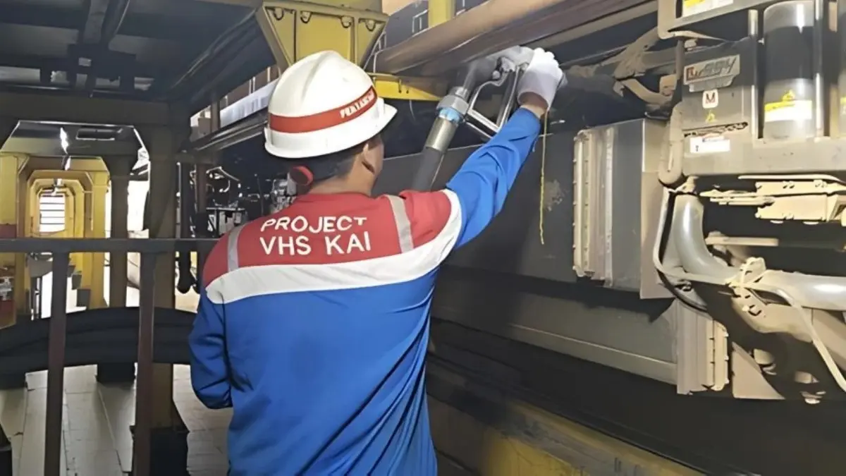 KAI menerapkan Biosolar B40 pada seluruh operasional kereta sejak 2025. (KAI)
