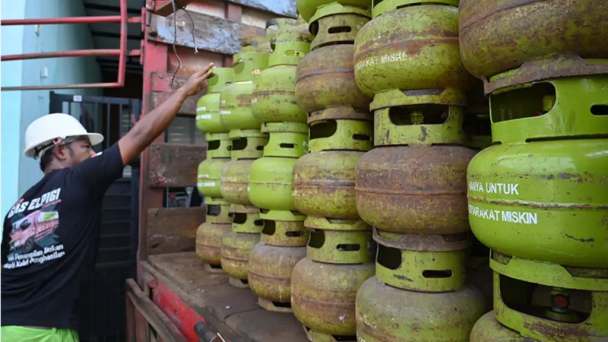 DISTRIBUSI ELPIJI: Persoalan distribusi elpiji melon dinilai masih menjadi akar masalah yang berulang, terutama saat libur panjang. (Ramada Kusuma/Radar Banyuwangi)