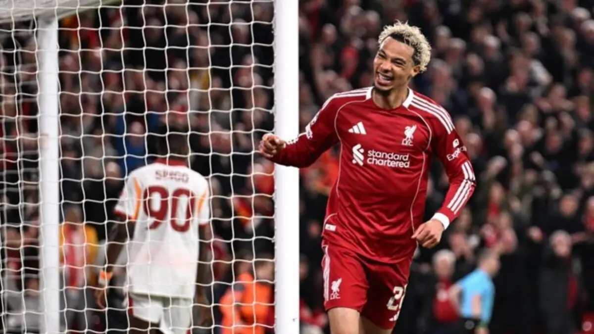 SERIUS: Hugo Ekitike alami cedera serius saat Liverpool bentrok kontra PSG di Liga Champions (Liverpool)