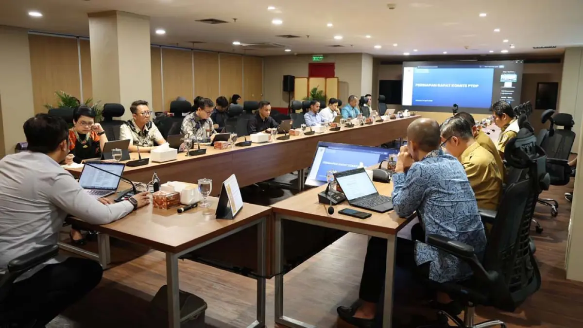 Rapat Koordinasi Progress Piloting Bansos tingkat Pimpinan KPTDP, di Jakarta, Selasa (14/4/2026). (menpan.go.id)