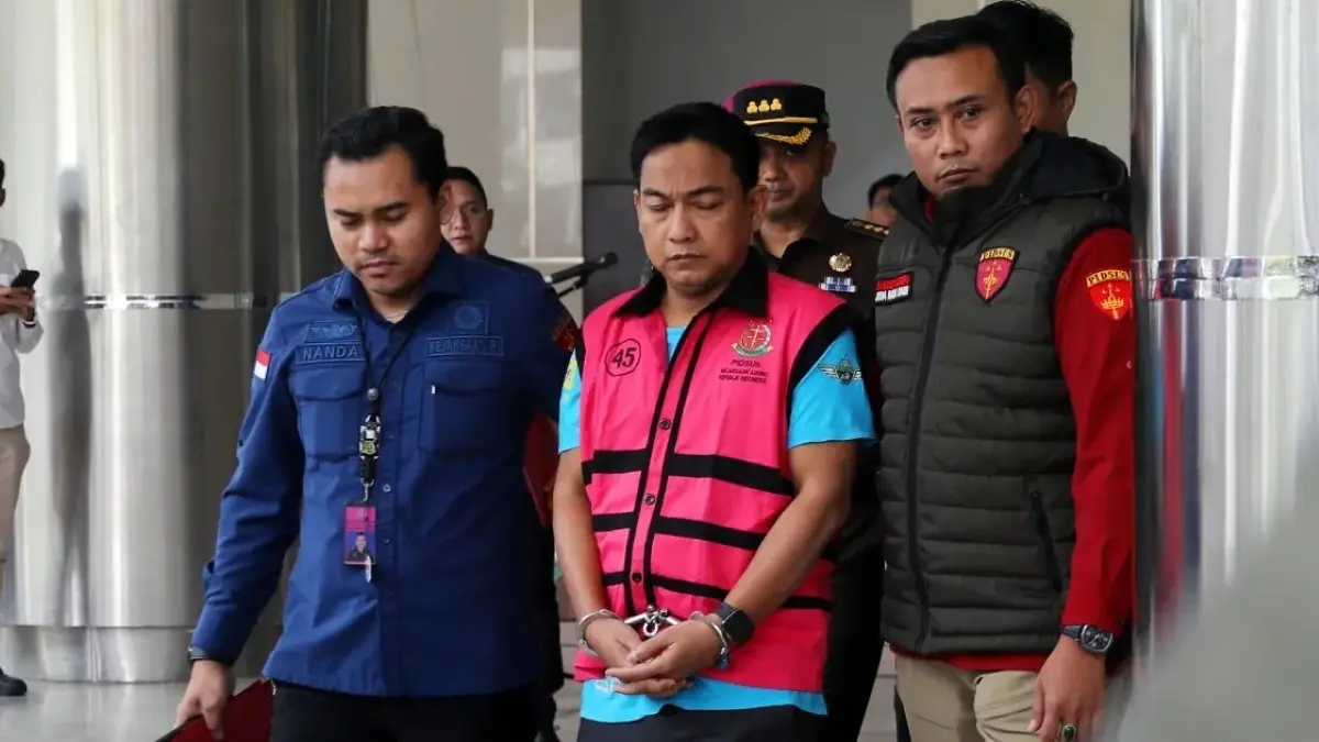 Belum sepekan menjabat, Ketua Ombudsman RI Hery Susanto ditahan Kejagung terkait dugaan suap tata kelola nikel Rp1,5 miliar. (JawaPos.com)