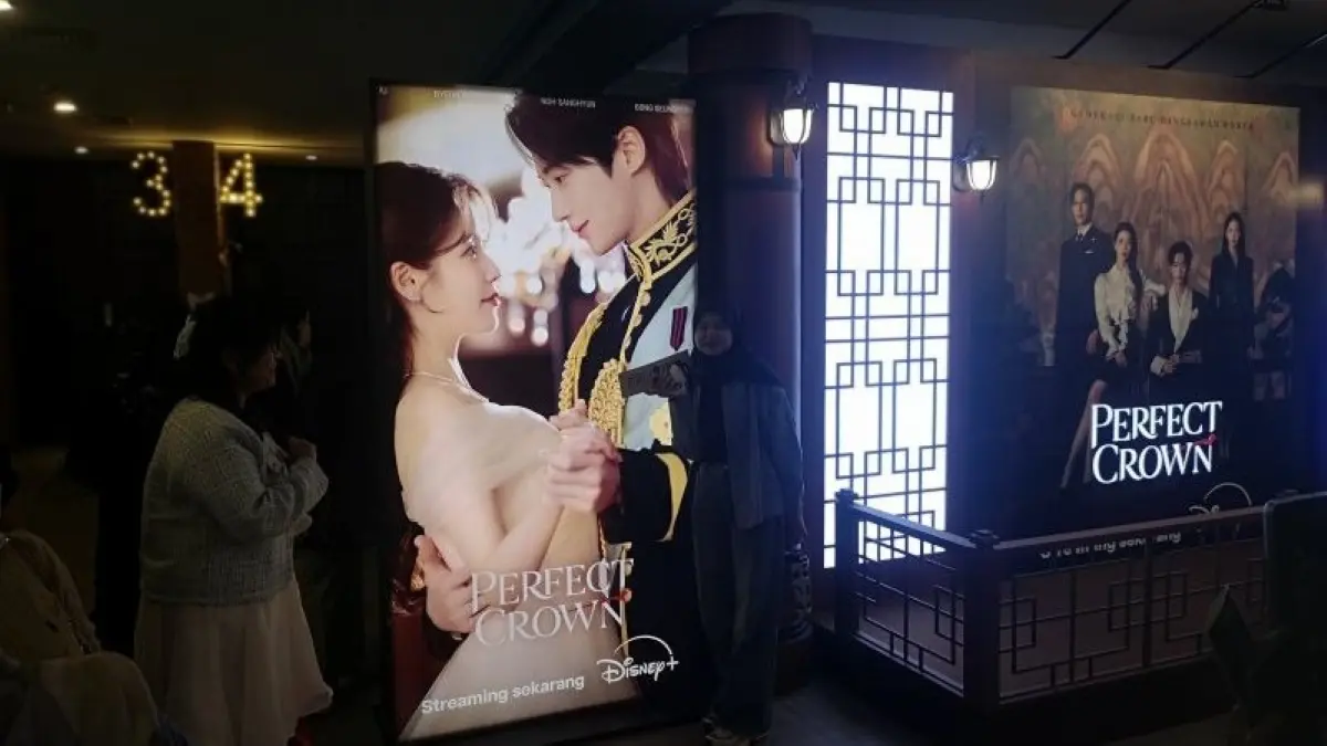 Byeon Woo-seok dan IU reuni dalam drakor terbaru "Perfect Crown" di Disney+. (Antara)