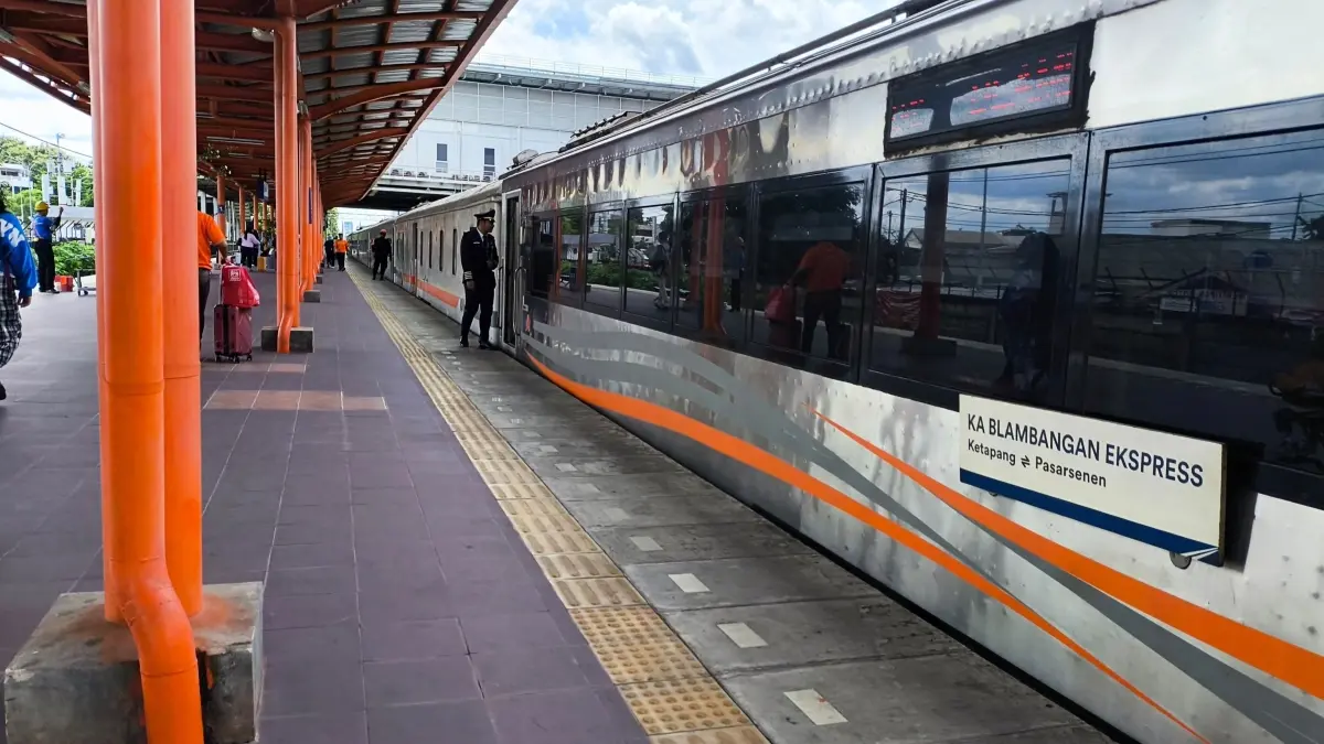 KAI menghadirkan KA Blambangan Ekspres sebagai rute kereta terpanjang di Indonesia. (Lugas Rumpakaadi/Radar Banyuwangi)