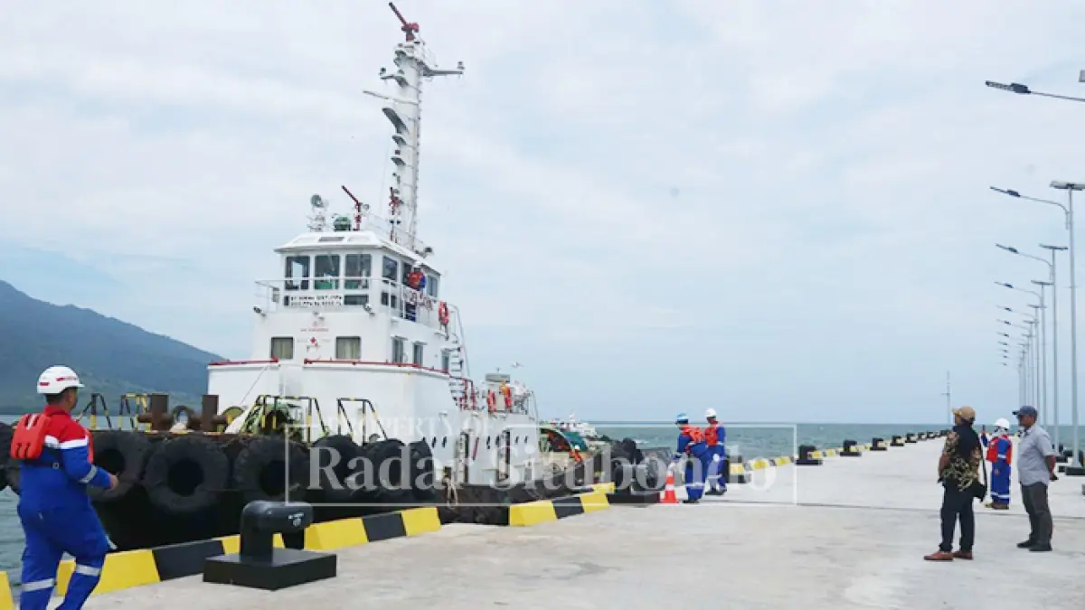 Pelabuhan Panarukan Situbondo direvitalisasi. Jalur kapal perintis disiapkan 2027, dorong ekonomi dan logistik kawasan timur Jawa. (Humaidi/Radar Situbondo)
